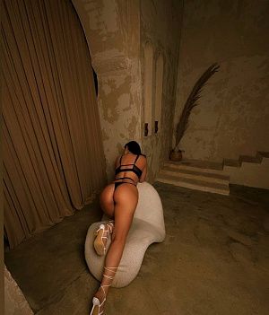 Мила — эротические фото